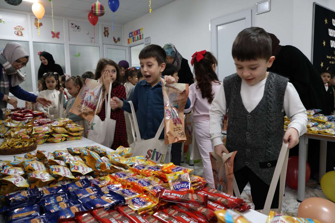 Konya Büyükşehir’den çocuklara şivlilik sürprizi 14